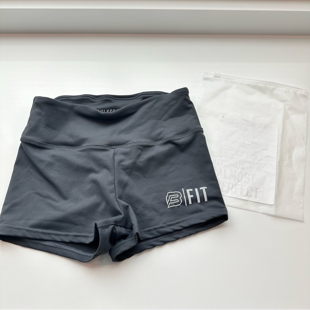 NWOT Bulk Gear B-Fit Scrunch Shorts
